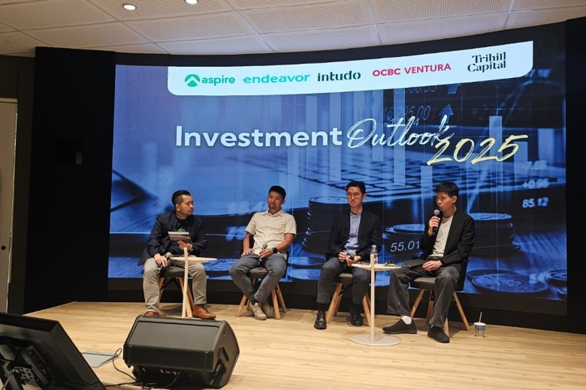 Founding Partner Intudo dan Endeavor Ambassador Patrick Yip, Managing Director OCBC Ventura Darryl Ratulangi, serta Partner Trihill Capital Anthony Tjajadi bersama General Manager dan Global Vice President Sales Aspire Ferdy Nandes membahas lanskap investasi di Indonesia pada 2025. 