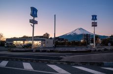 Minimarket dengan Panorama Gunung Fuji di Jepang Akan Dipasang Layar Gelap pada 21 Mei 2024