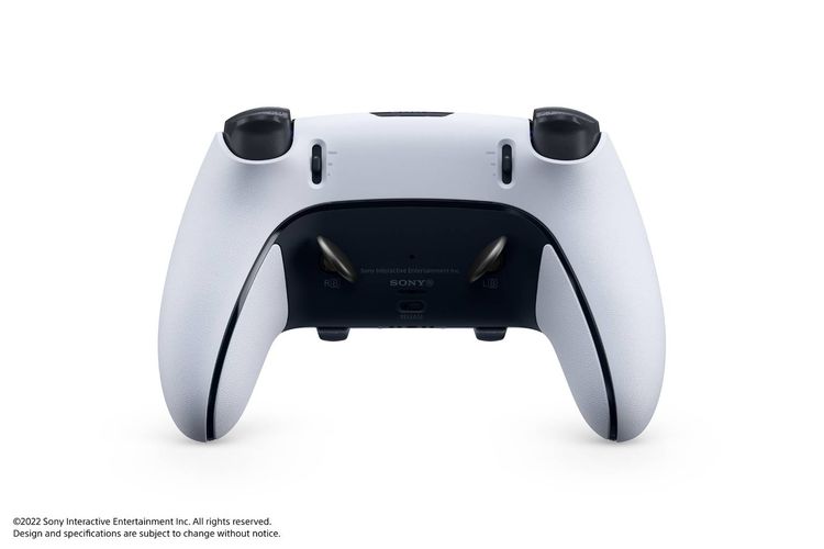 Desain Sony DualSense Edge Wireless Controller dari bagian belakang.