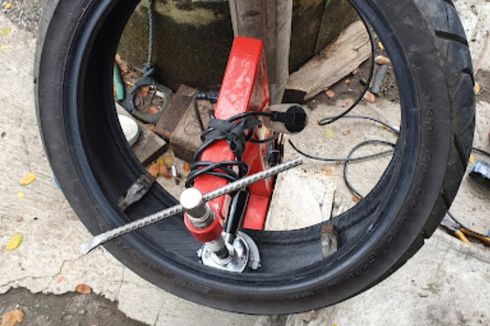 Perlukah Ban Tubeless Pakai Cairan Anti Bocor?