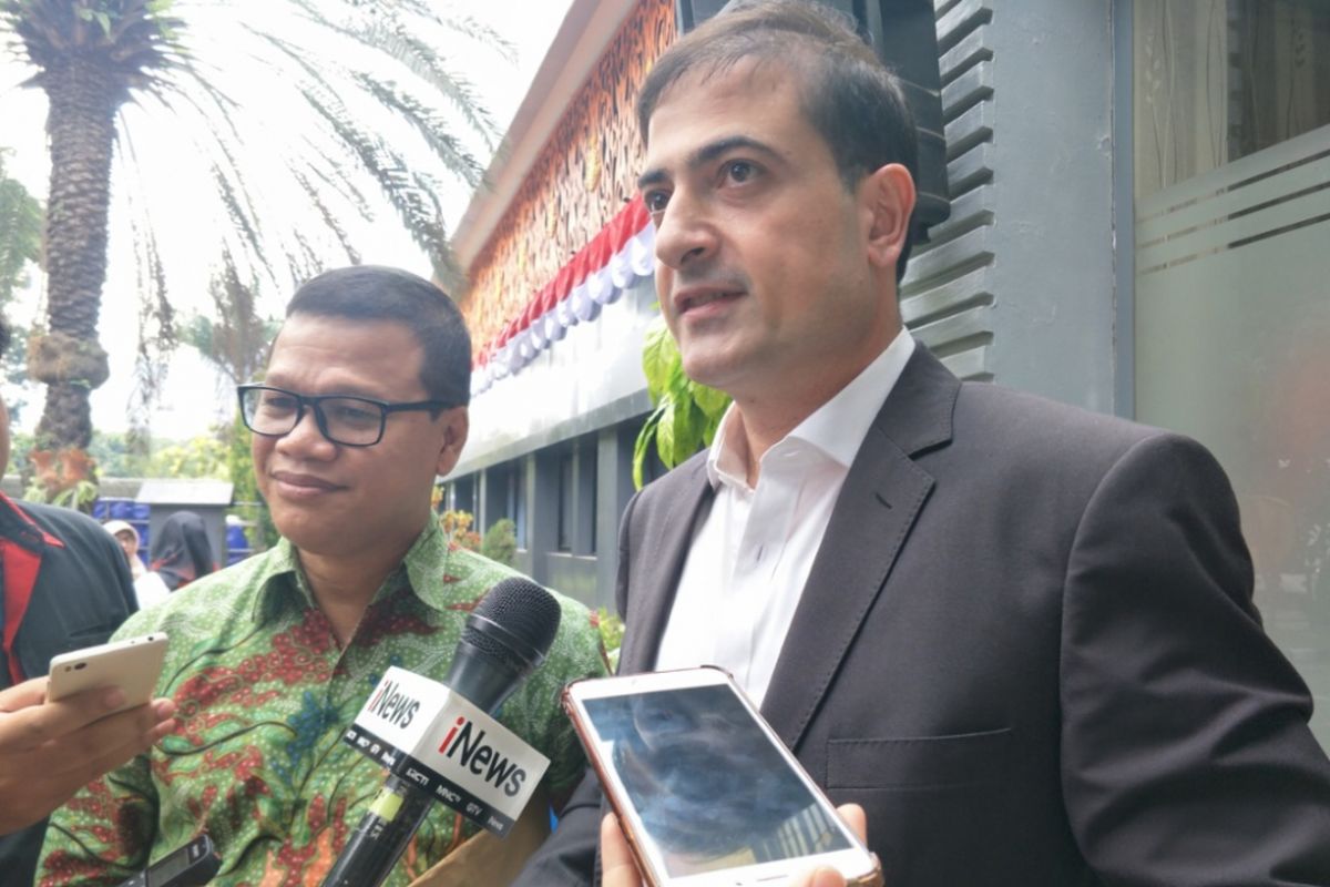 Sam Aliano memenuhi panggilan Polda Metro Jaya sebagai tersangka kasus pencemaran nama baik, Senin (20/8/2018).