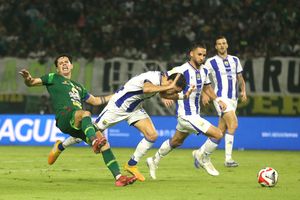 Kritik Pedas Marc Klok Usai Persib Ditahan Persebaya 2-2