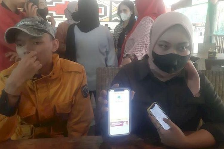 Korban penipuan lowongan kerja palsu yang mengatasnamakan Kebun Binatang Bandung. 