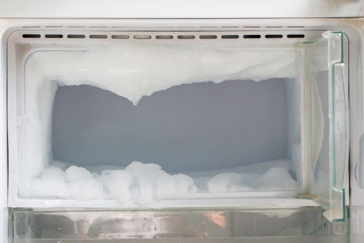 Bunga Es di Freezer Bukan Cuma Soal Kebersihan, Ini Penyebab Utamanya