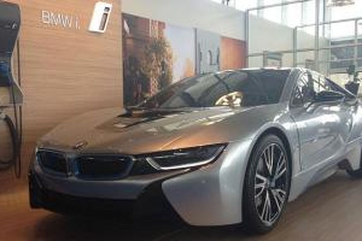 Display BMW i8 dijual Rp 223,2 juta