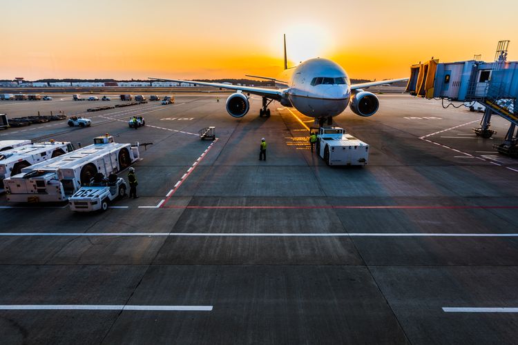 Penumpang di kedatangan internasional Bandara Soekarno Hatta harus melalui 9 check point sebelum bisa leluasa memasuki wilayah Indonesia.