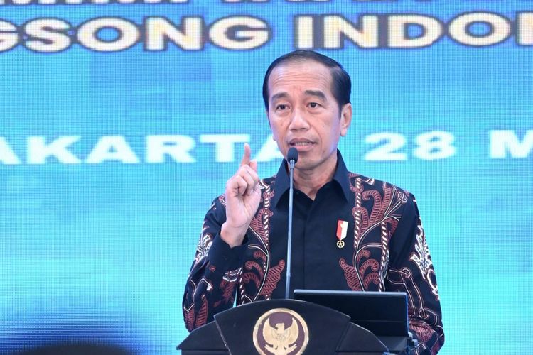 Presiden Joko Widodo saat memberi sambutan pada Kongres ke-12 Himpunan Mahasiswa Buddhis Indonesia (Hikmahbudhi) di Ancol, Jakarta Utara, Kamis (28/3/2024).