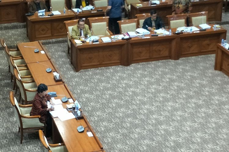Calon pimpinan (capim) Komisi Pemberantasan Korupsi (KPK) Lili Pintouli Siregar saat menjalani uji kepatutan dan kelayakan di Komisi III, Kompleks Parlemen, Senayan, Jakarta, Rabu (11/9/2019).