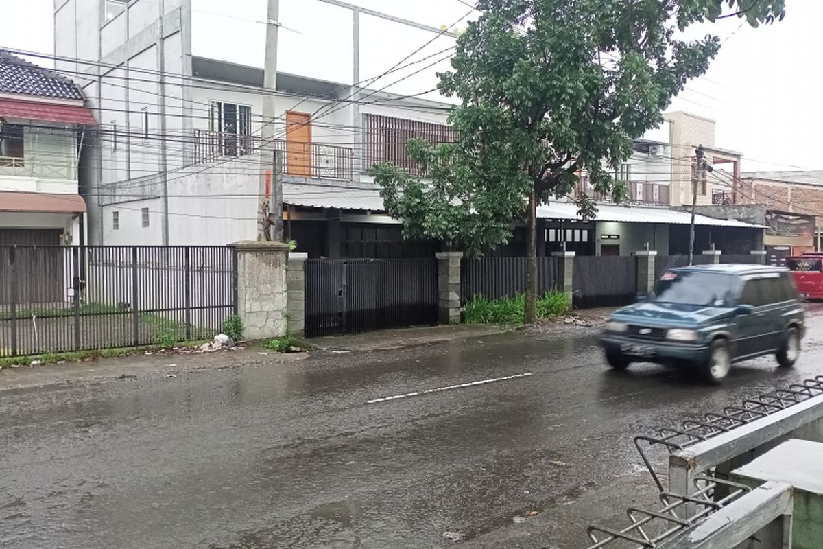 Rumah Crazy Rich asal Soreang Kabupaten Bandung, Doni Salmanan terlihat sepi tak berpenghuni, Selasa (8/3/2022)