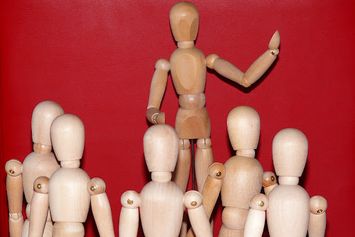 15 Cara Berpidato yang Tepat Agar Tidak Membosankan dan Menarik Audiens 