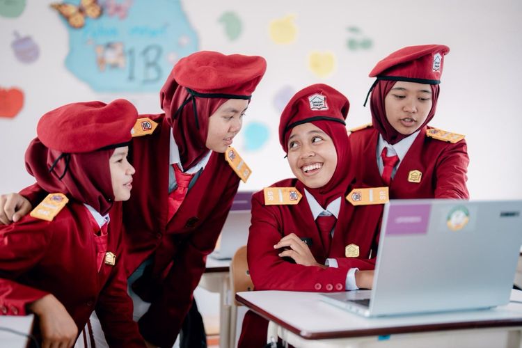 Putus Rantai Kemiskinan, 44.000 Anak Prasejahtera Kembali Sekolah secara Gratis dengan Sekolah Rakyat