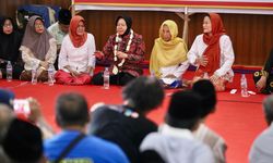Kunjungi Ponpes, Risma Paparkan Program Pendidikan Gratis Setara SMA/SMK di Jatim