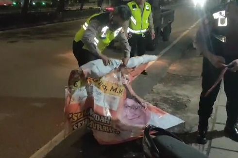Diduga Hilang Kendali, Pengendara Motor Tabrak Baliho Caleg PKS di Jalan Daan Mogot