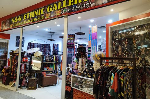 Cerita Penjual Baju di Plaza Semanggi, Andalkan Jualan Online untuk Operasional Toko yang Sepi