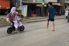 Bahaya, Makin Banyak Anak Kecil Naik Sepeda Listrik di Jalan Raya