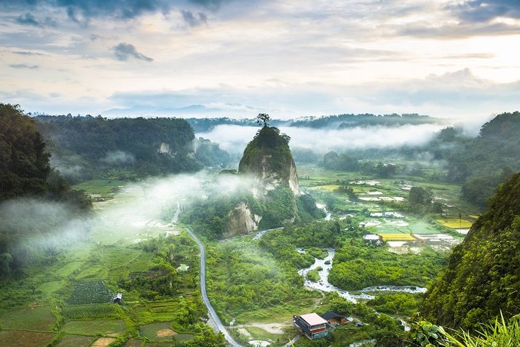 Ilustrasi Sumatera Barat - Tempat wisata Ngarai Sianok di Bukittinggi.