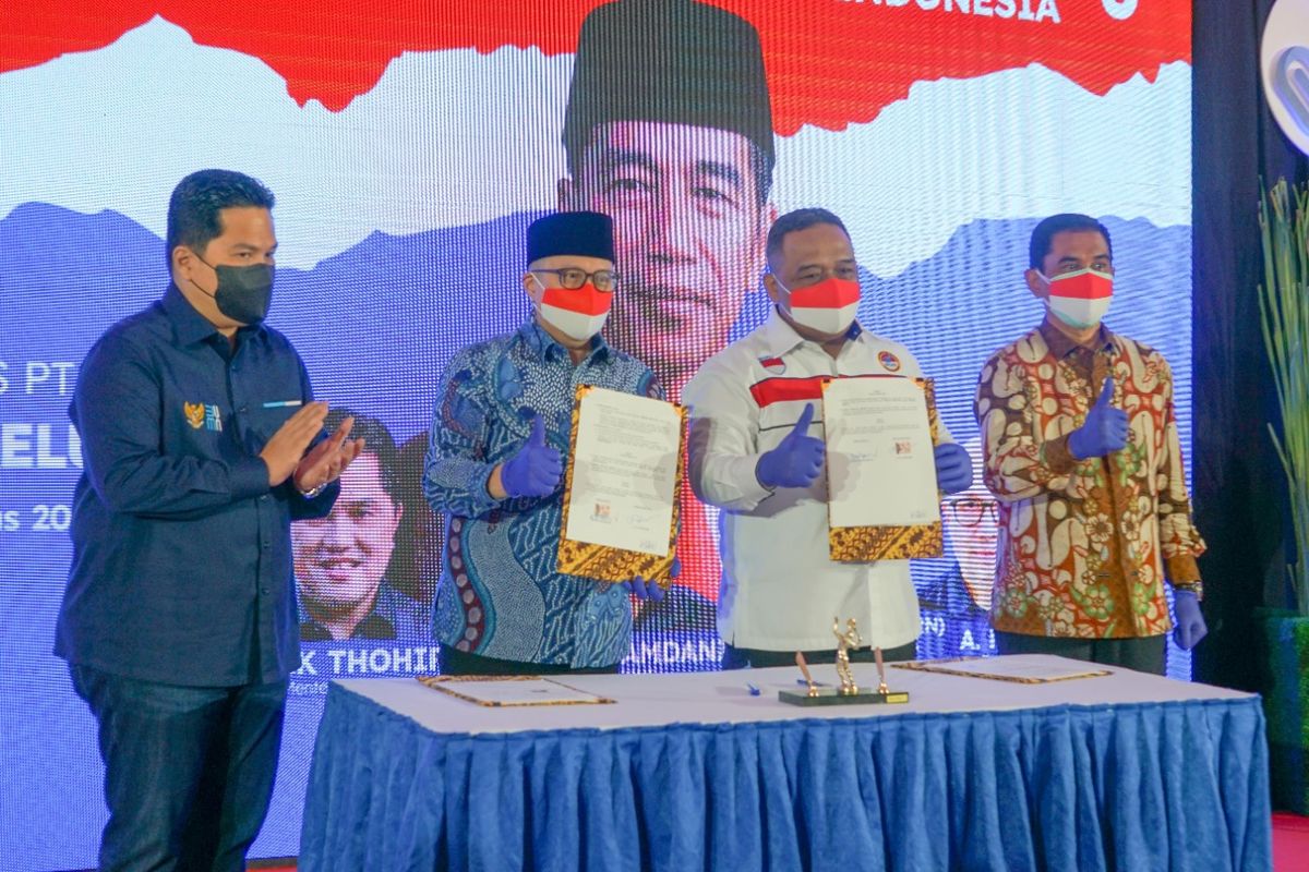 Penyerahan 23 unit ambulans dari Kementerian Badan Usaha Milik Negara melalui PT Taspen kepada Badan Perlindungan Pekerja Migran Indonesia (BP2MI)Aula K H Abdurrahman Wahid BP2MI, Jakarta, Senin (23/8/2021).