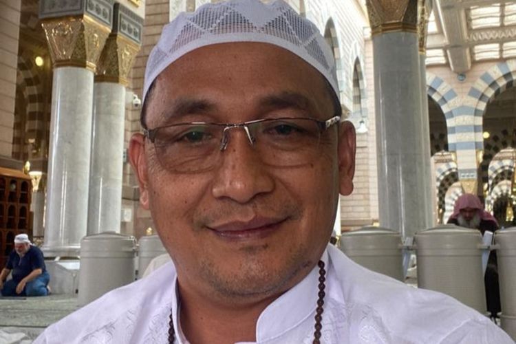 Wakil Bupati Tuban, Jawa Timur, Riyadi, berada di Madinah saat perjalanan melaksanakan ibadah haji tahun 2022.