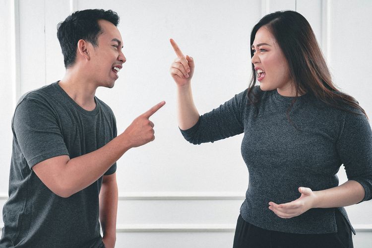 Psikolog mengatakan, kemampuan mengubah pandangan sebagai tanda kedewasaan emosional. Inilah green flag penting yang bisa membuat hubungan langgeng.