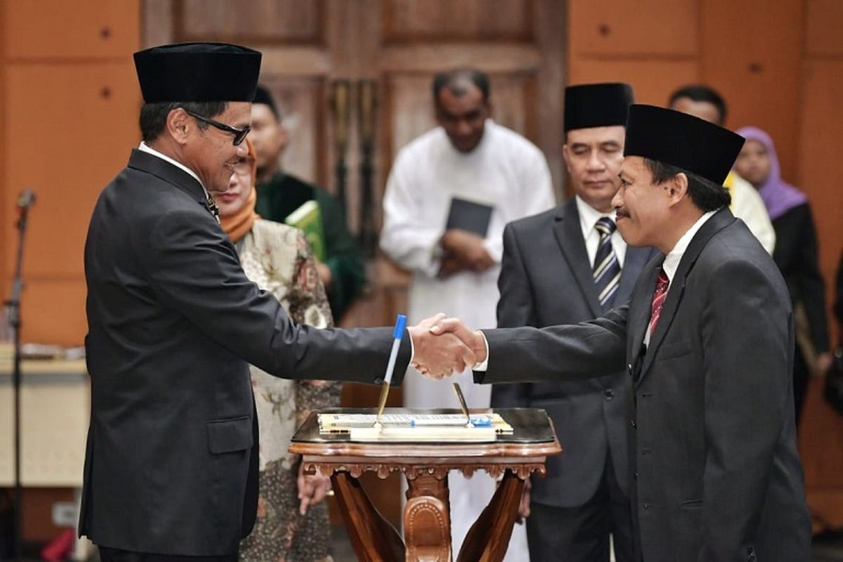 Sekretaris Jenderal Kementerian Pendidikan dan Kebudayaan, Ainun Naim saat memberikan sambutan dalam acara Pelantikan Rektor, Pejabat Tinggi Pratama, Administrator, Pengawas, dan Fungsional di kantor Kemendikbud, Jakarta, Jumat (31/1/2020). 