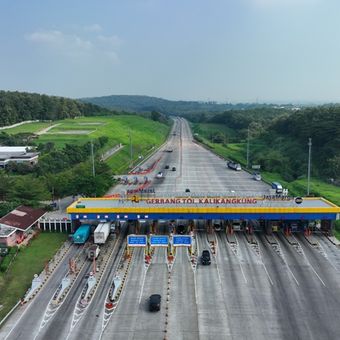 Ilustrasi Gerbang Tol Kalikangkung. Diskon tol Trans Jawa Idul Adha 2025. Diskon tarif tol Trans Jawa. Tarif tol Trans Jawa.