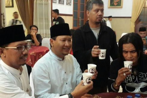 Soal Gelas Kopi Dicoret, Irsyad Yusuf: Alasan Pj Bupati Pasuruan Tidak Masuk Akal