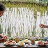 Ngopi di Sawah Bogor, Tawarkan Sensasi Makan Lesehan di Tepi Sawah