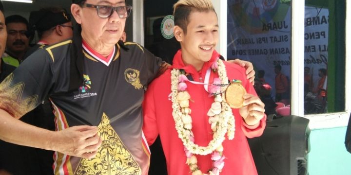 Pesilat asal Jabar, Hanifan YK saat mendapat sambutan dari pengurus IPSI Jabar di Gor Padjadjaran, Bandung, Senin (3/9/2019).