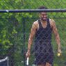 Positif Covid-19, Bintang NBA Malah Main Tenis di Taman Umum