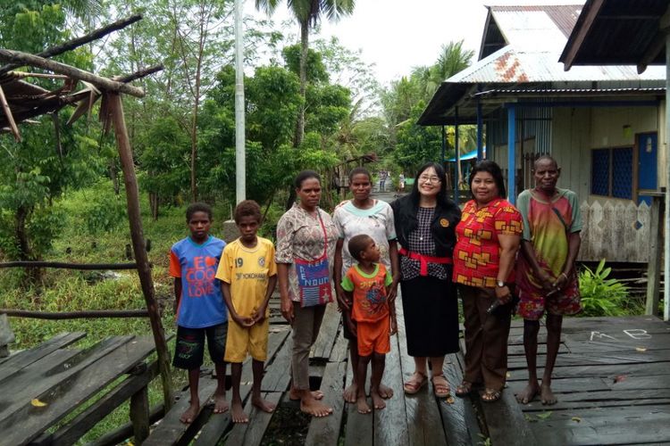 Tim Baguna PDI-P yang diterjunkan ke Kabupaten Asmat untuk membantu penanganan wabah gizi buruk dan campak, Selasa (30/1/2018).