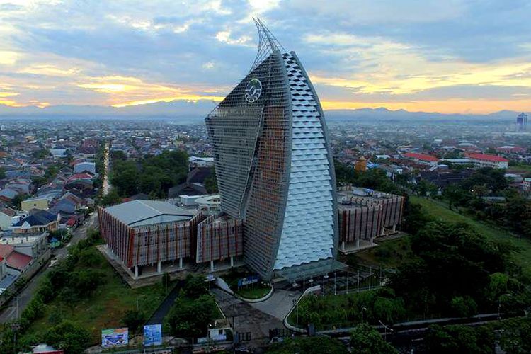 Universitas Negeri Makassar, salah satu Perguruan Tinggi Terbaik di Makassar.