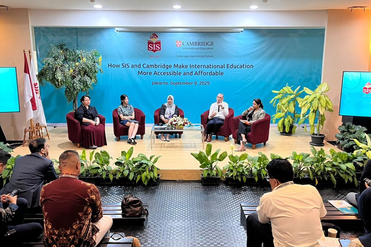 SIS Group of Schools (SIS) menggandeng Cambridge International Education (Cambridge) untuk menghadirkan pendidikan internasional berkualitas dengan biaya yang lebih terjangkau.