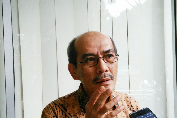 Ekonom senior dari Institute for Development of Economics and Finance ( INDEF) Faisal Basri di Kantor Himpunan Kerukunan Tani Indonesia, Jakarta, Jumat (17/3/2017).