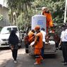Urunan, Warga Kelurahan Gunung Bagikan Beras Pakai Tandon Mobile