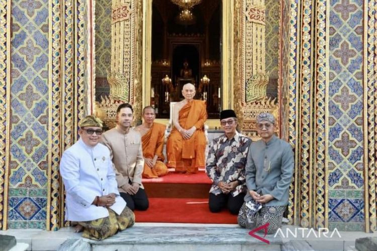 Coordinator of Special Staff of the President of Indonesia AAGN Ari Dwipayana attends the awarding of the Buddha Rupa (Buddha statue) at Wat Raja Rajabophit Sathimahasimarama in Bangkok, Thailand on Saturday, March 18, 2023.