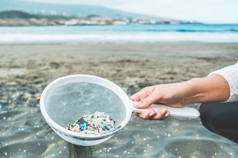Ilmuwan Jepang akan Lakukan Survei Mikroplastik di Laut, Untuk Apa?