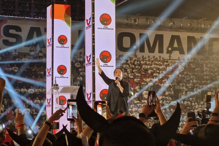 Ketika Puan Nyatakan PDI-P Siap Hadapi Kawan Lama...