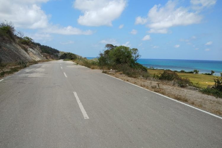 Kondisi Jalan Lintas Selatan Pulau Timor.

