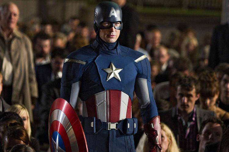 Aktor asal Amerika Serikat Chris Evans berperan sebagai Captain Amerika dalam film The Avengers (2012).
