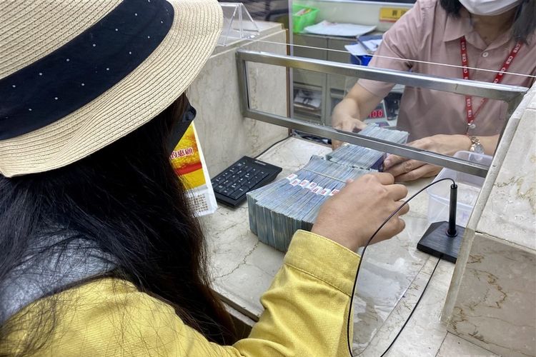 Seorang tenaga kerja Indonesia (TKI) di Taiwan mendapatkan undian dari nota pembelian barang yang dikumpulkan selama periode Maret-April 2022 berupa uang tunai senilai 2 juta dollar Taiwan (sekitar 66.808 dollar AS atau Rp990,2 juta).