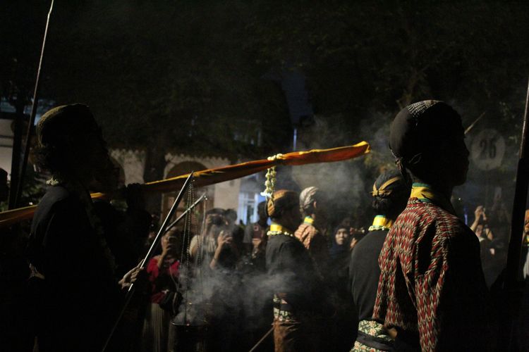 Keramaian Malam Sura di Mangkunegaran