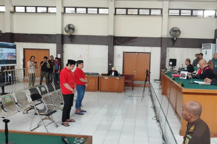 Sidang vonis mati terhadap dua terdakwa pembunuhan adik Bupati Muratara yang berlangsung di Pengadilan Negeri Kelas 1 Palembang, Rabu (20/3/2024).