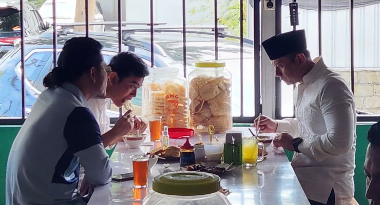 Kampanye Bareng di Solo, Gibran dan AHY Mampir Sarapan Soto
