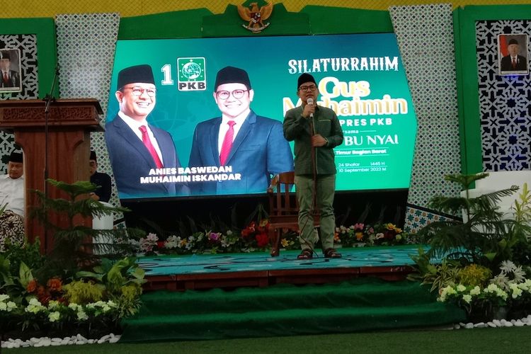 Ketua Umum DPP PKB Muhaimin Iskandar menghadiri pertemuan dan silaturahmi kiai dan pengasuh pesantren Jawa Timur, di Pondok Pesantren Al Aqobah, Diwek, Jombang, Jawa Timur, Minggu (10/9/2023)