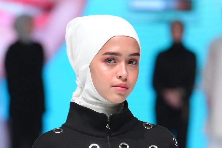 Makeup look Korean Pinkish dari Wardah di Indonesia Fashion Week 2023