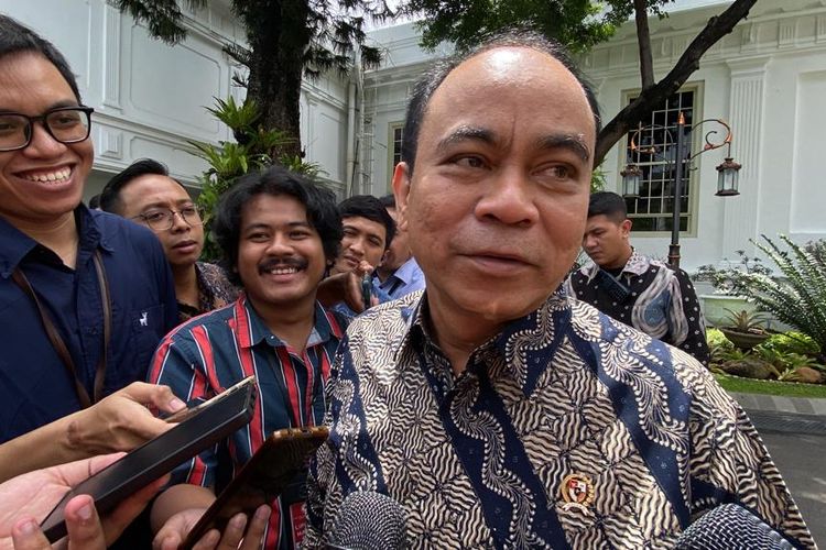 Ketua Umum Relawan Pro Jokowi (Projo) Budi Arie Setiadi saat ditemui di Kompleks Istana Kepresidenan, Jakarta Pusat, Jumat (5/1/2024). 