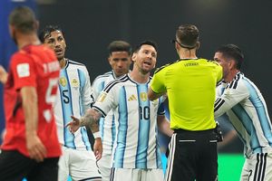 Hasil HT Argentina Vs Mesir 0-1: Messi Gagal Penalti, Satu Kaki Pharaohs di 8 Besar