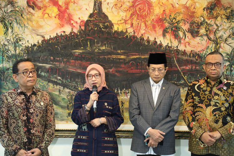 Menteri Koordinator PMK Pratikno, Menteri Agama Nasaruddin Umar, Menteri Pendayagunaan Aparatur Negara dan Reformasi Birokrasi (PANRB) Rini Widyantini, dan Wakil Menteri Ketenagakerjaan Afriansyah Noor mengadakan konferensi pers menetapkan Surat Keputusan Bersama (SKB) Nomor 1497/2025, Nomor 2/2025 dan Nomor 5/2025 tentang Hari Libur Nasional dan Cuti Bersama Tahun 2026 dalam Rapat Tingkat Menteri (RTM) di Kantor Kementerian Koordinator Bidang Pembangunan Manusia dan Kebudayaan (PMK), Jakarta, Jumat (19/9/2025).
