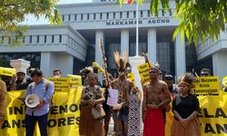 IAL Kantongi Konsesi Kebun Sawit Separuh Luas Jakarta, Suku Awyu dan Moi Gugat Pemprov Papua