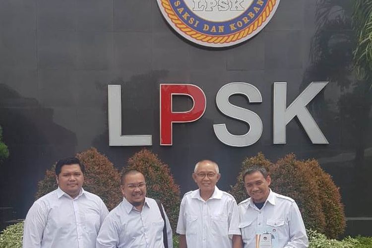 Panitia Hak Angket DPRD Jember saat mendatangi kantor LPSK RI untuk memberikan perlindungan pada tersangka Fariz 